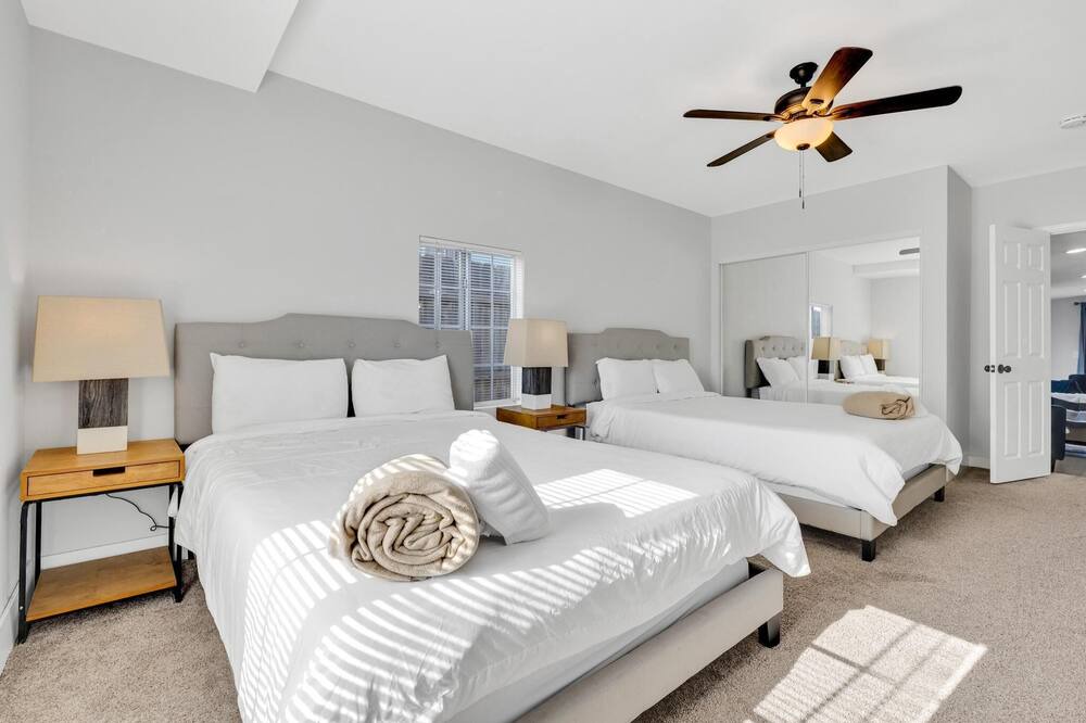 Photo of Bedroom in Lincoln Acres