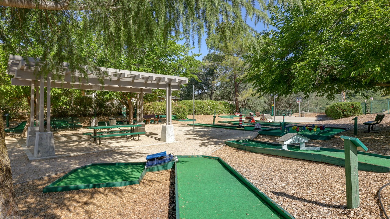 Photo of Outdoor in Oak Shores