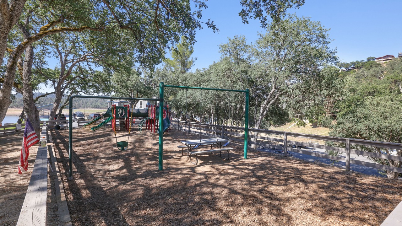 Photo of Outdoor in Oak Shores