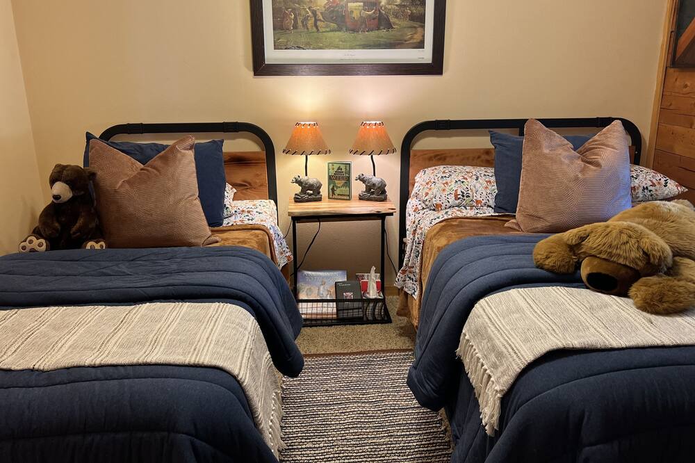 Photo of Bedroom in California Hot Springs