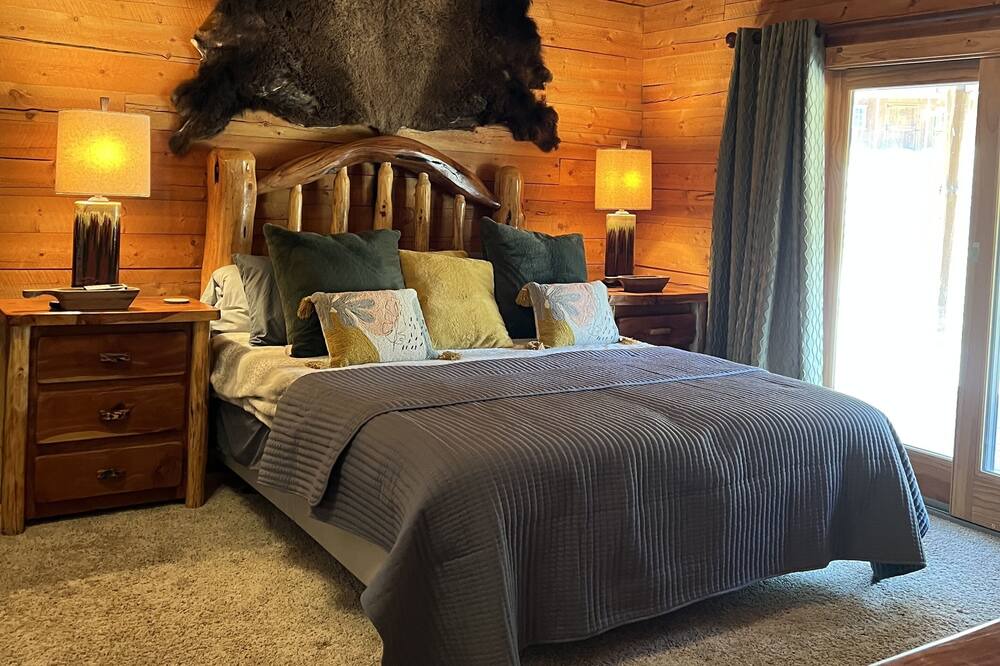 Photo of Bedroom in California Hot Springs