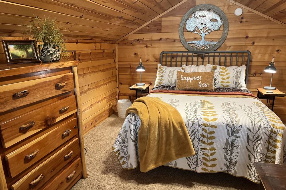 Photo of Bedroom in California Hot Springs