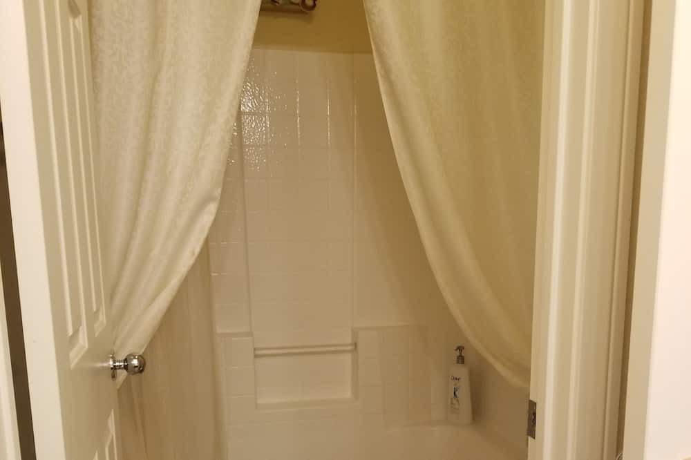 Photo of Bathroom in Lake Elsinore