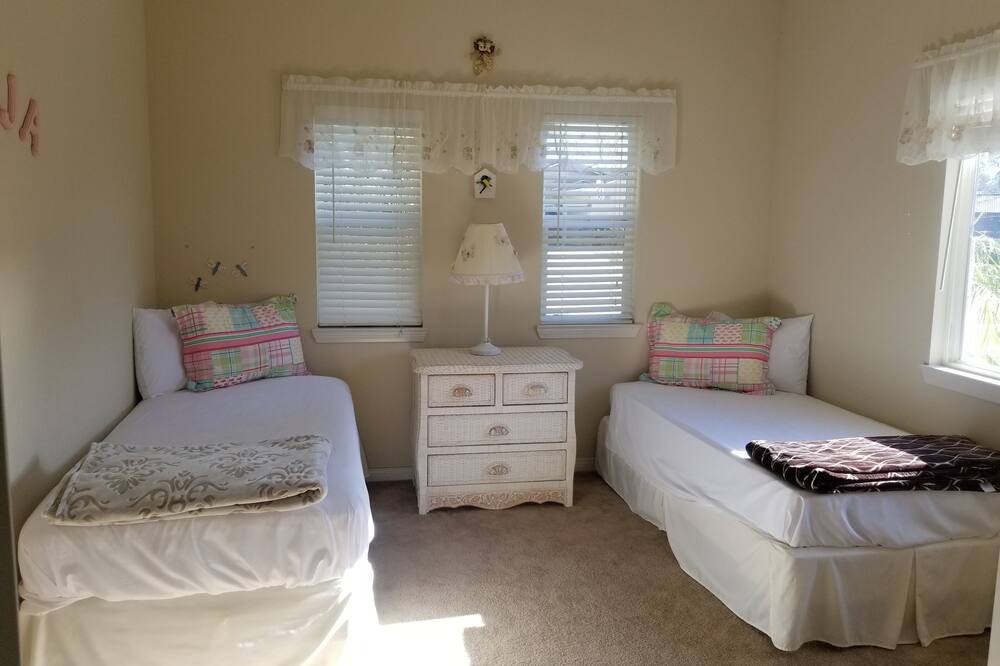 Photo of Bedroom in Lake Elsinore