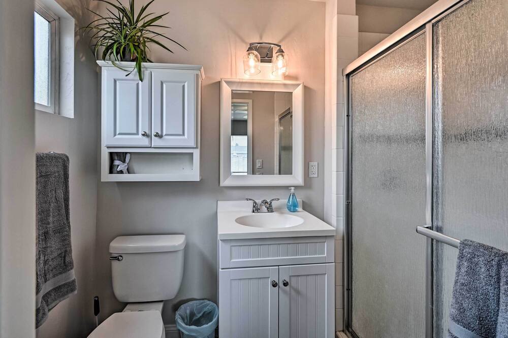 Photo of Bathroom in East Side Capistrano