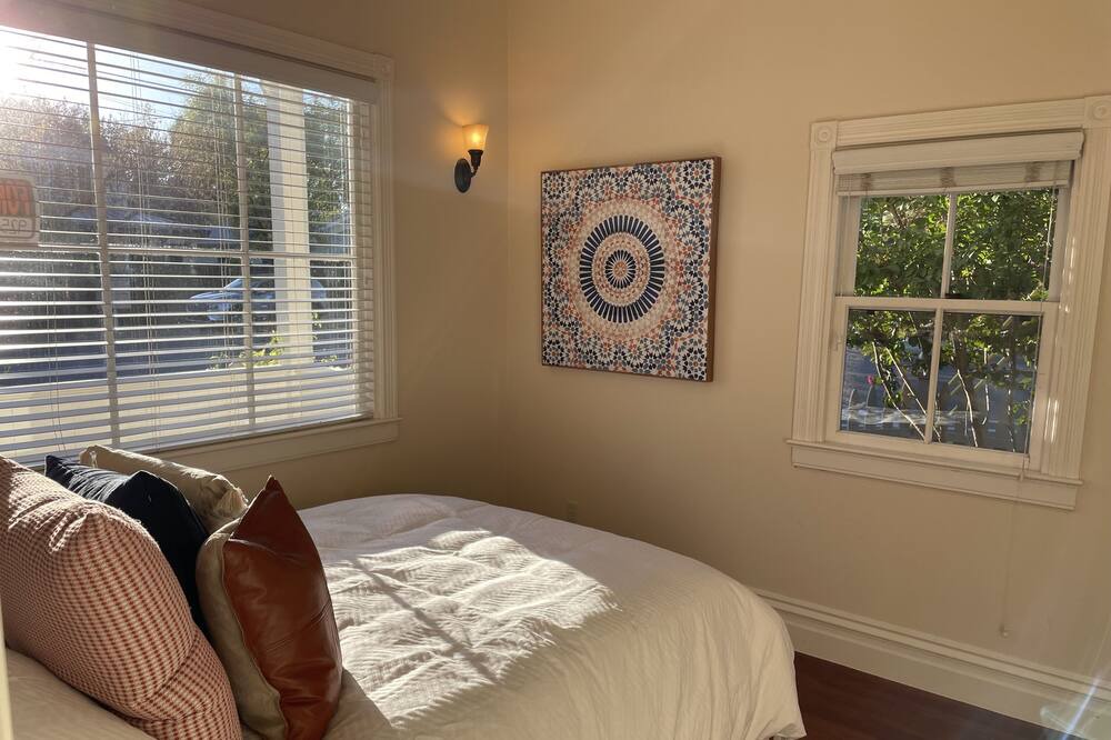 Photo of Bedroom in Yountville