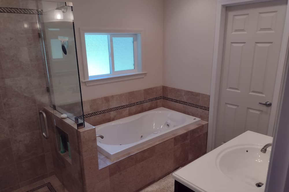 Photo of Bathroom in Willow Creek