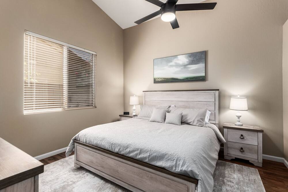 Photo of Bedroom in Foothills Club West