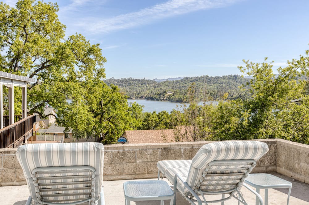 Photo of Outdoor in Oak Shores