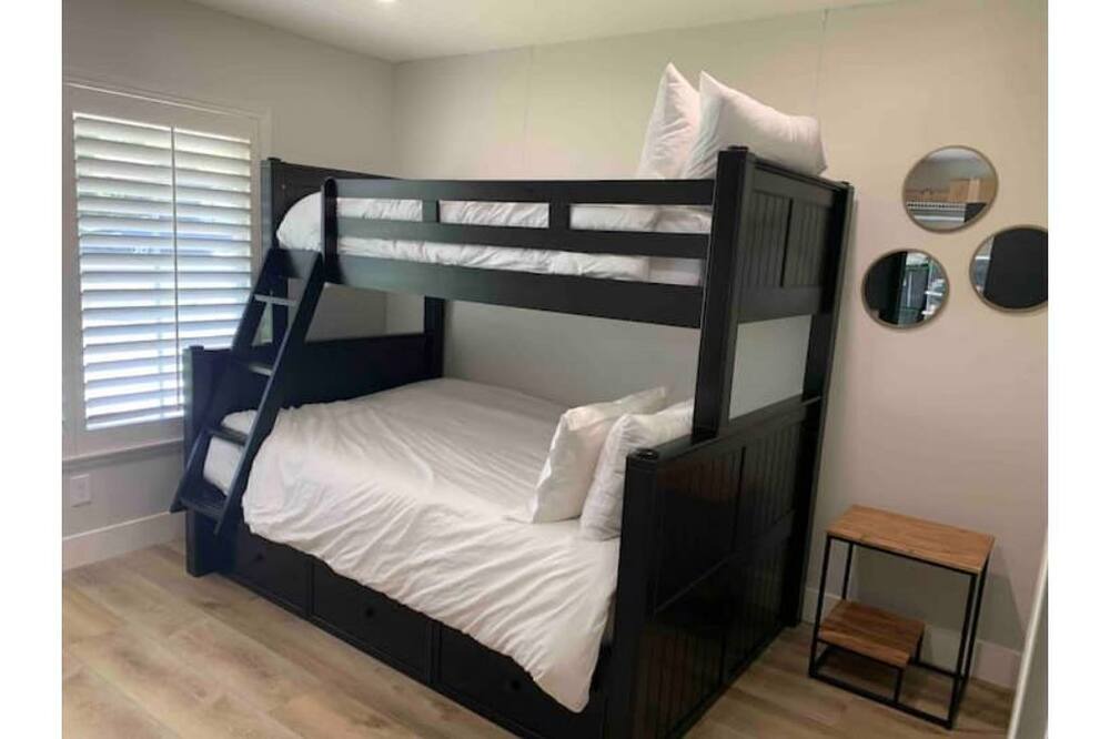 Photo of Bedroom in Corona