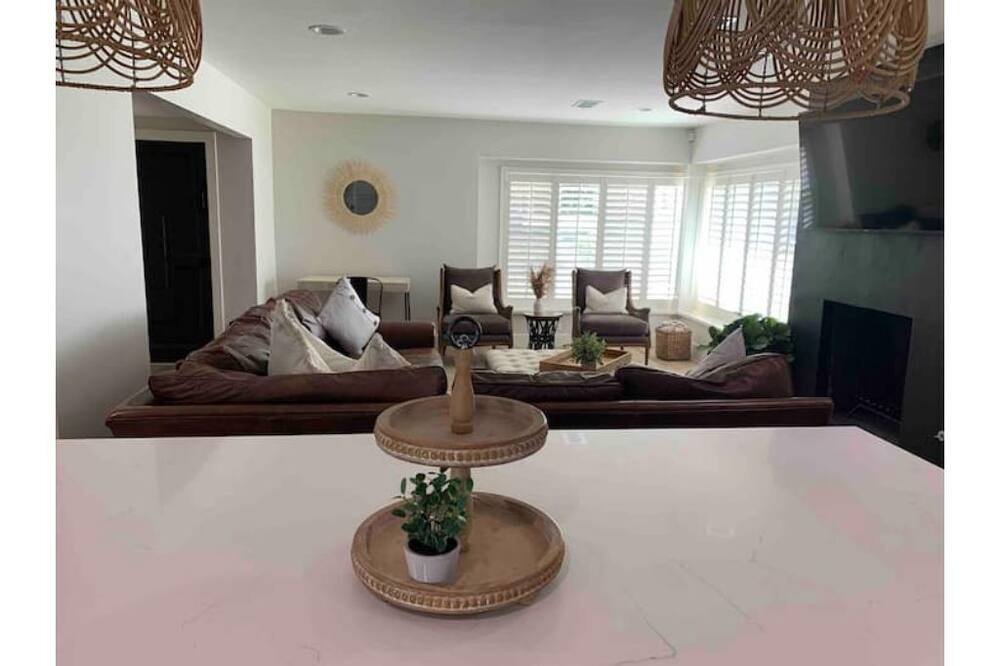 Photo of Livingroom in Corona
