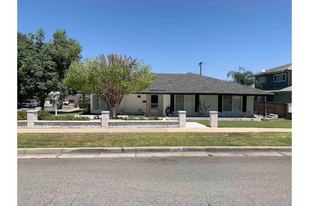 Photo of Outdoor in Corona