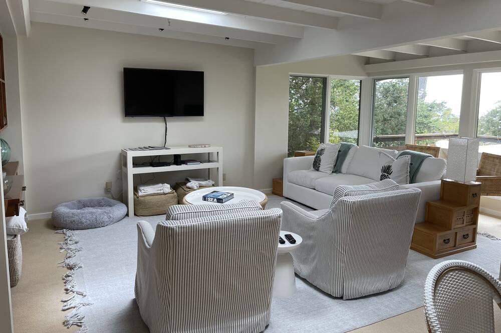 Photo of Livingroom in Southeast Carmel