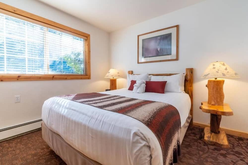 Photo of Bedroom in Tahoya Shores