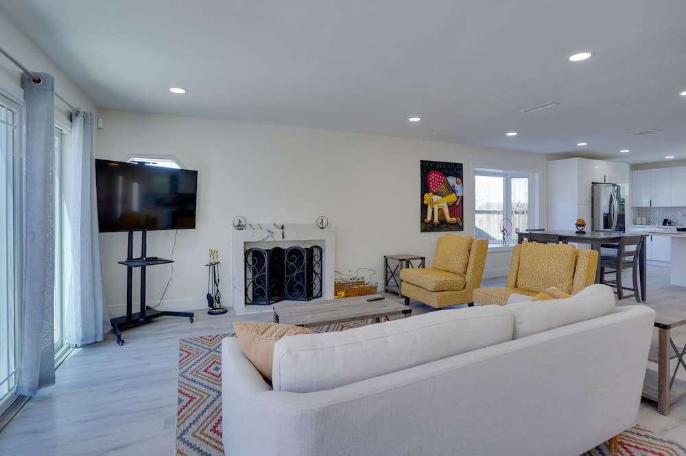 Photo of Livingroom in Laguna Hills