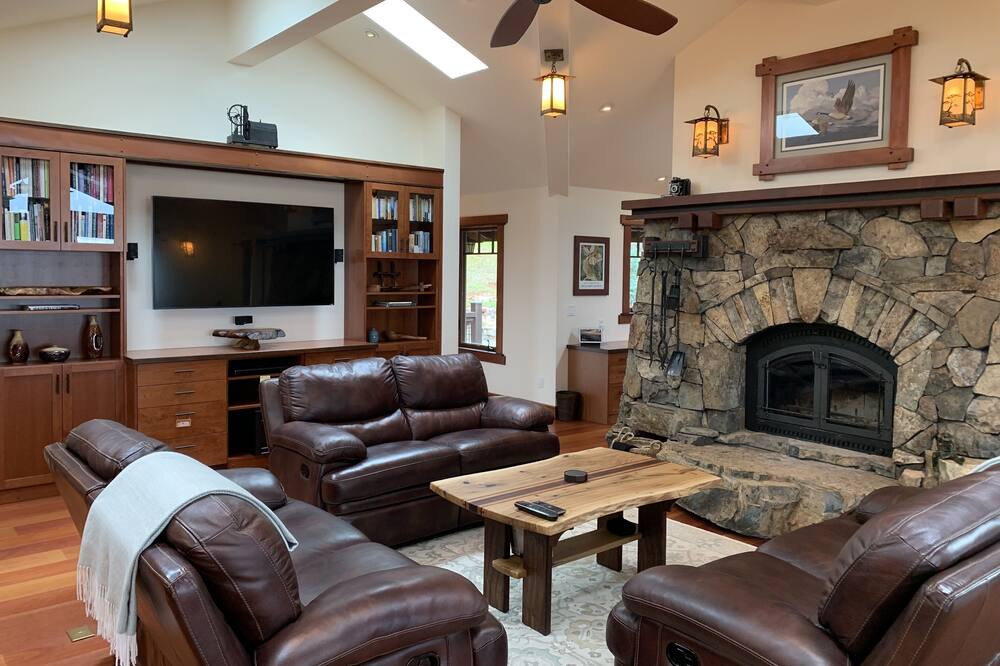 Photo of Livingroom in Browns Valley