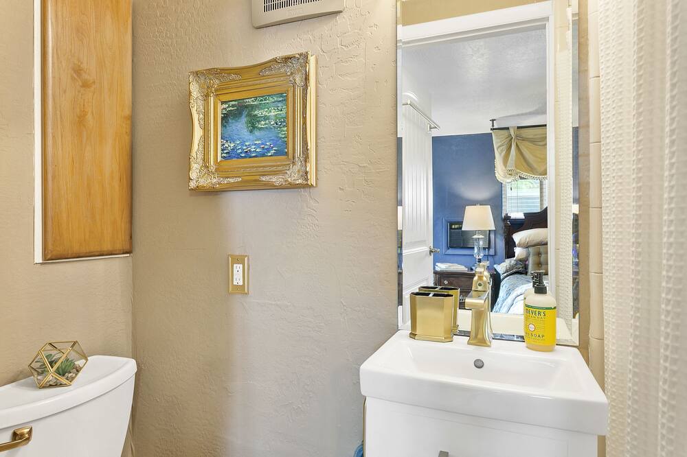 Photo of Bathroom in Fairview Place
