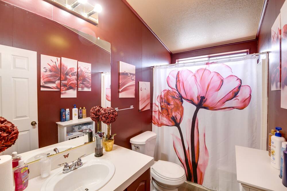 Photo of Bathroom in Red Bluff