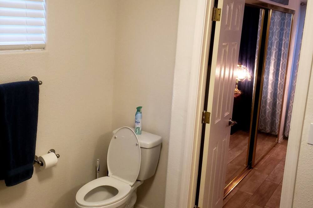 Photo of Bathroom in Williamson