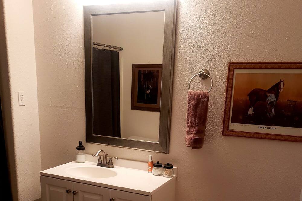 Photo of Bathroom in Williamson