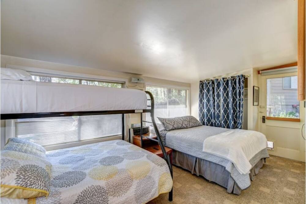 Photo of Bedroom in Mountain Club