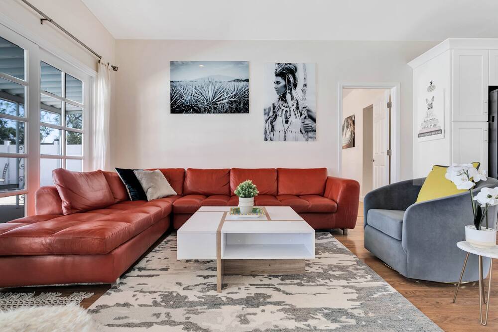 Photo of Livingroom in Araby Commons