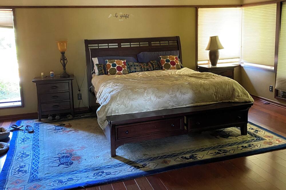 Photo of Bedroom in Lincoln Acres