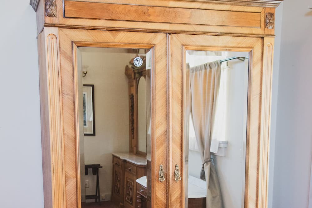 Photo of Bedroom in Jamestown