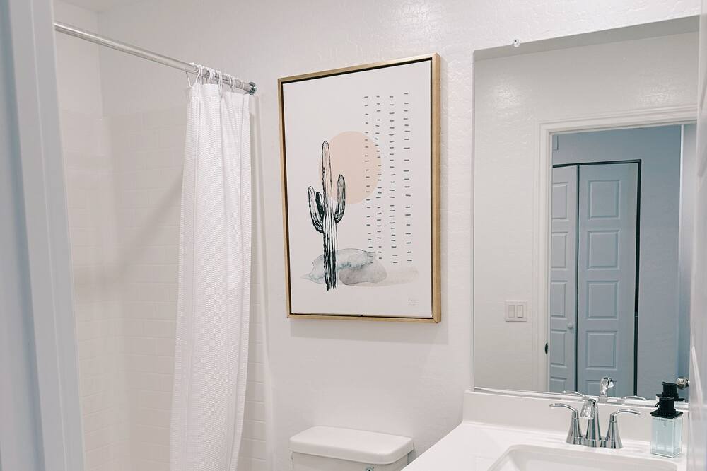 Photo of Bathroom in Centennial Hills