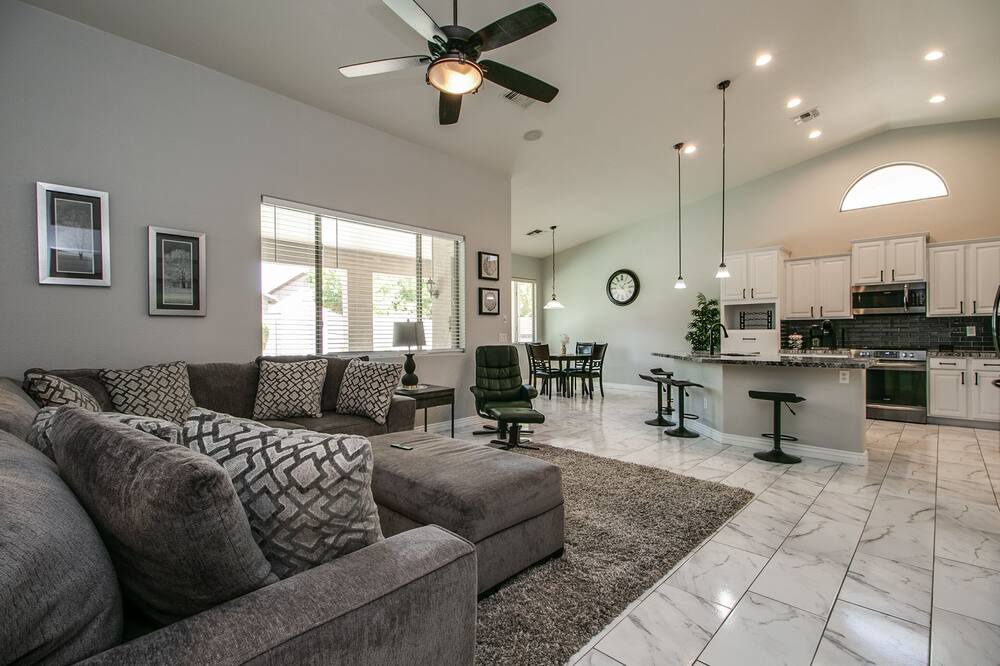 Photo of Livingroom in Rovey Farm Estates