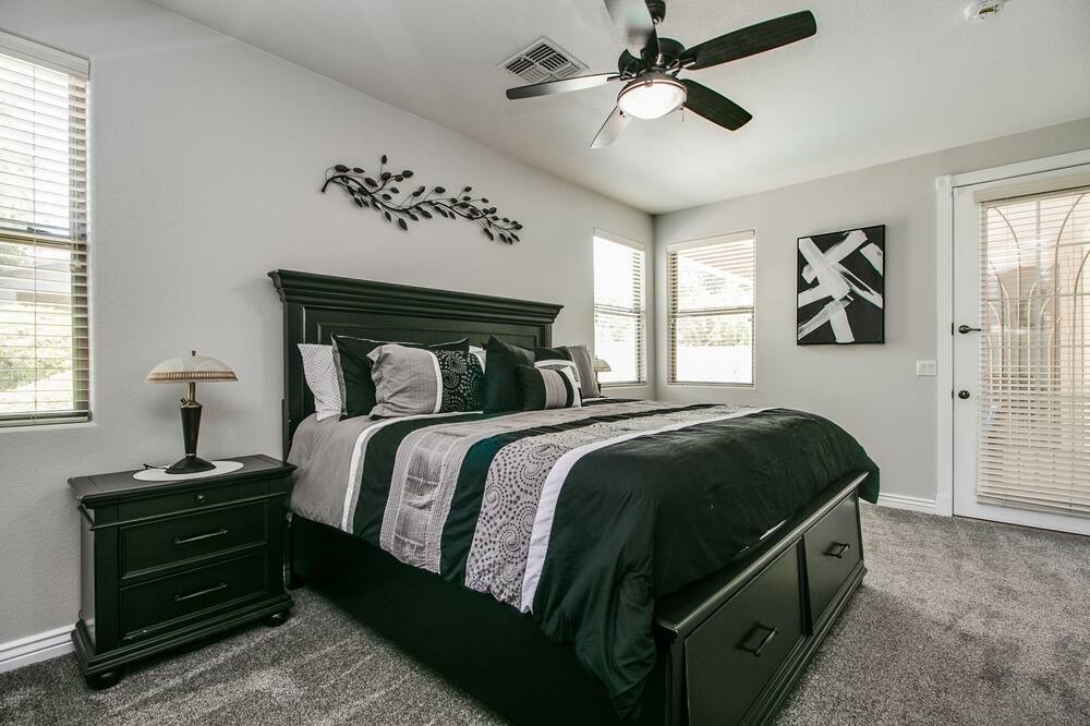 Photo of Bedroom in Rovey Farm Estates