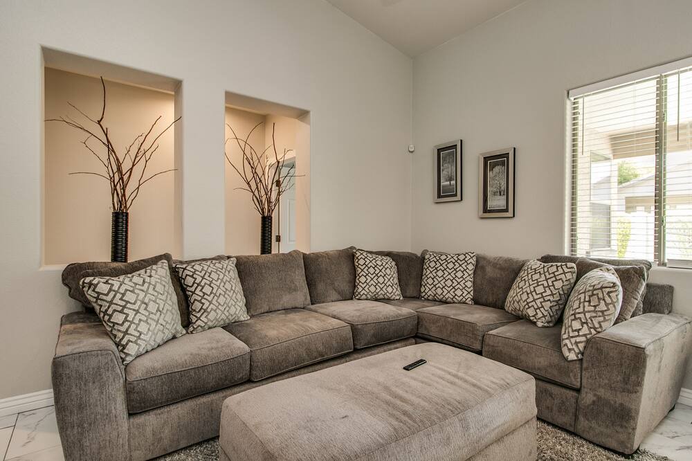 Photo of Livingroom in Rovey Farm Estates
