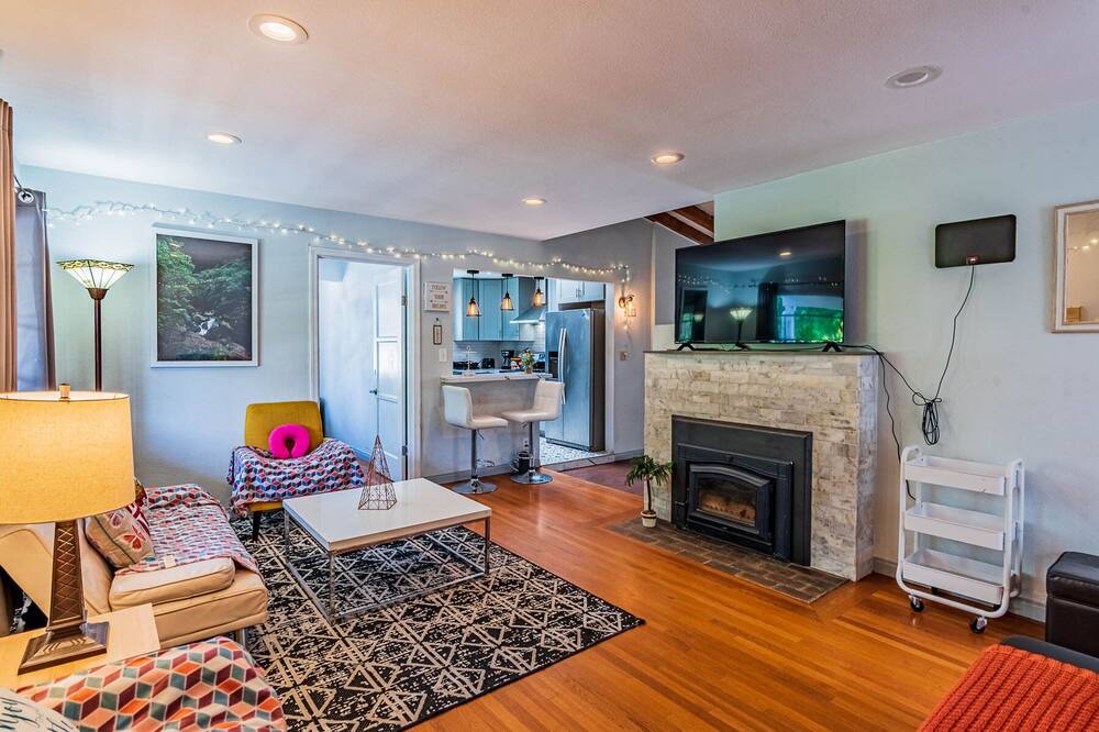 Photo of Livingroom in Rolando Village