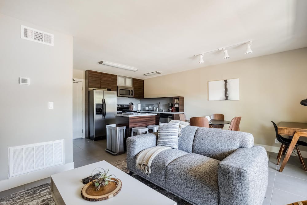Photo of Livingroom in East San Mateo