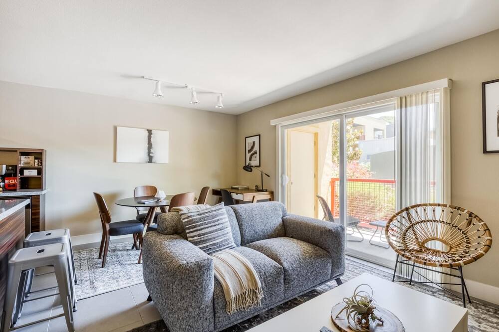 Photo of Livingroom in East San Mateo