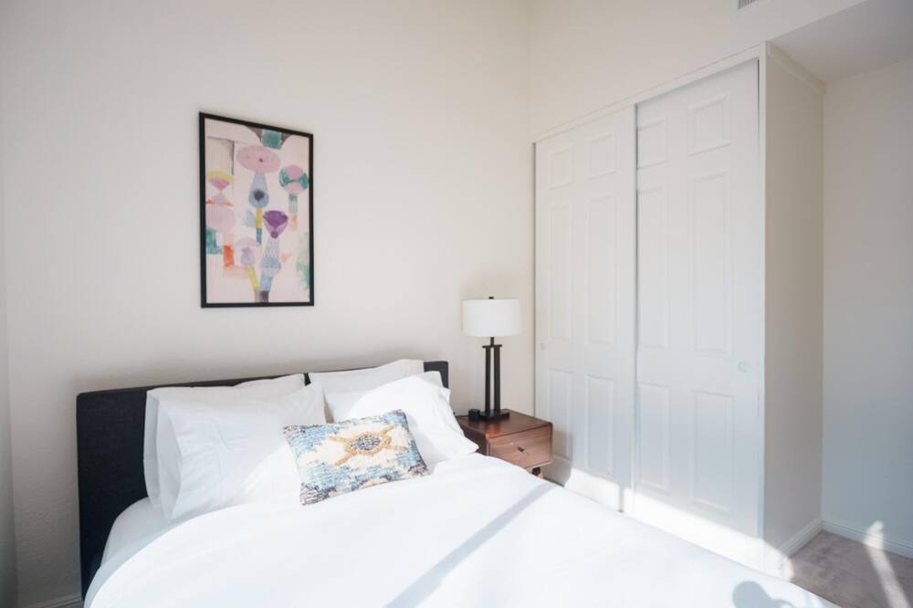 Photo of Bedroom in Newark