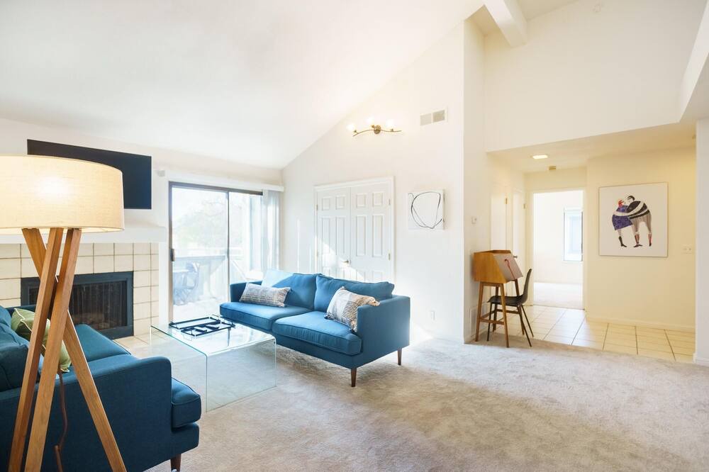 Photo of Livingroom in Newark