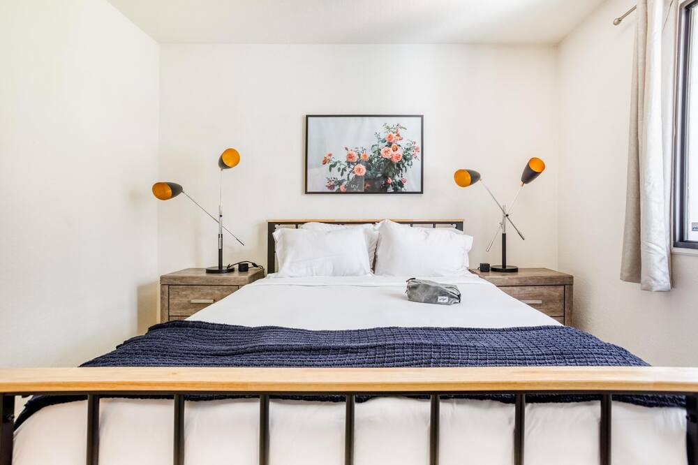 Photo of Bedroom in Carmine - Parkmont