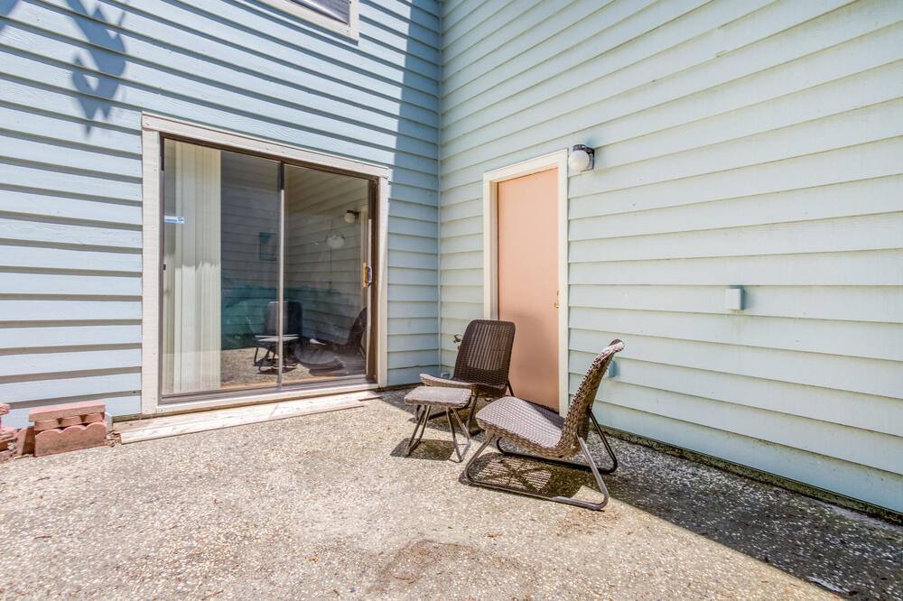 Photo of Outdoor in Carmine - Parkmont