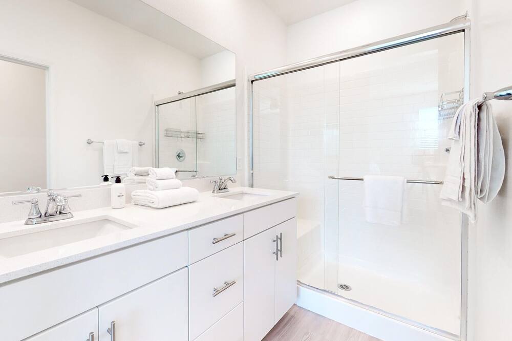 Photo of Bathroom in Ocean View Hills