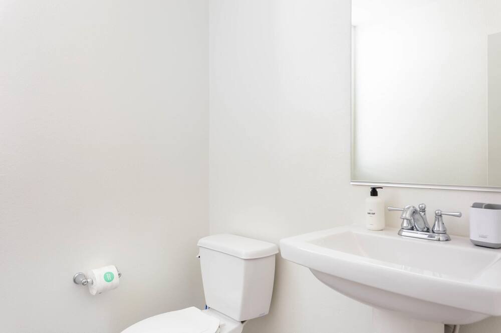 Photo of Bathroom in Ocean View Hills
