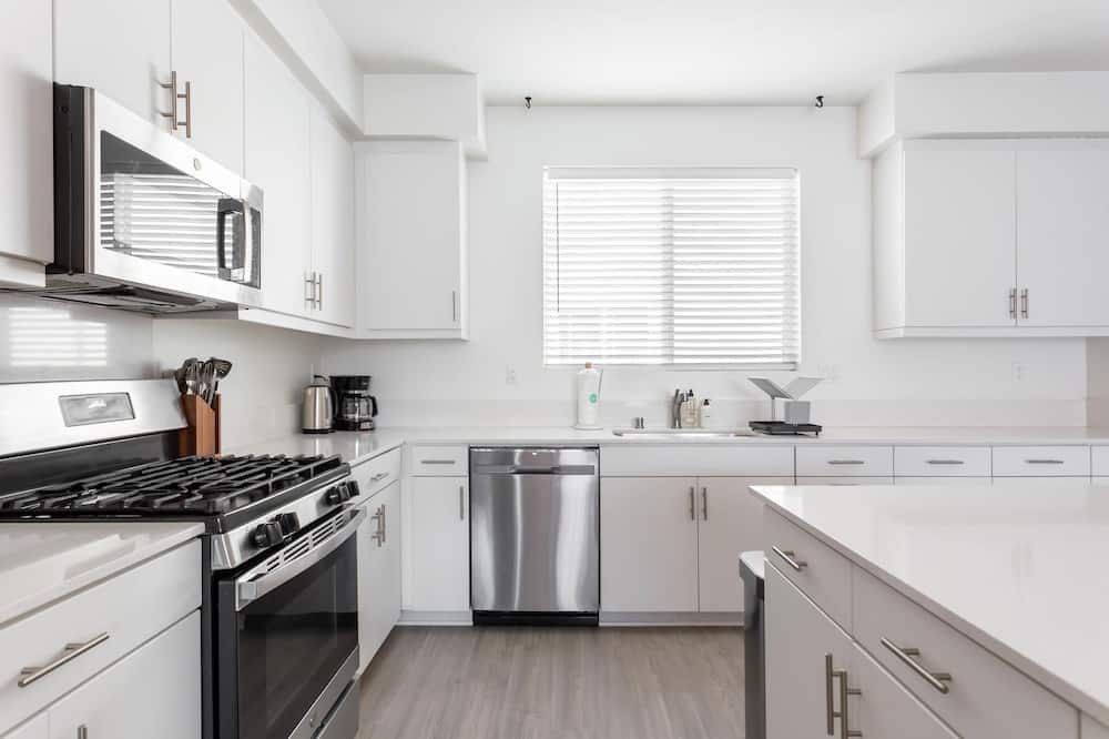 Photo of Kitchen in Ocean View Hills