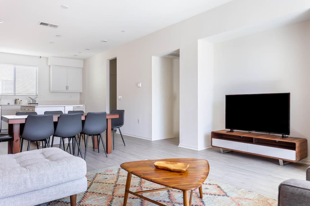 Photo of Livingroom in Ocean View Hills
