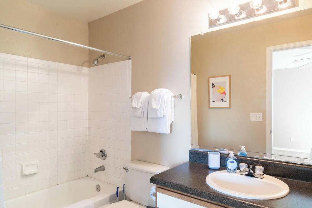 Photo of Bathroom in Tanasbourne