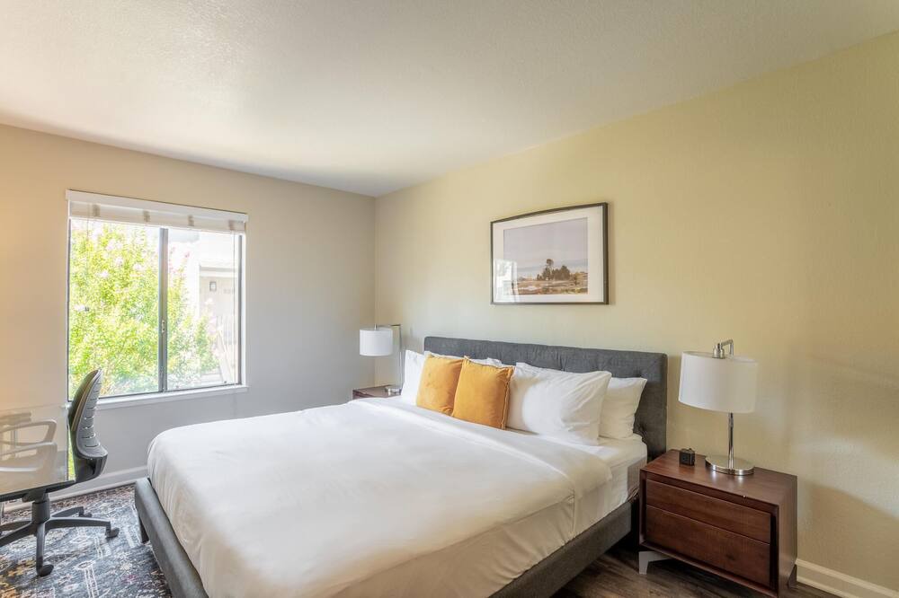 Photo of Bedroom in Walnut Creek