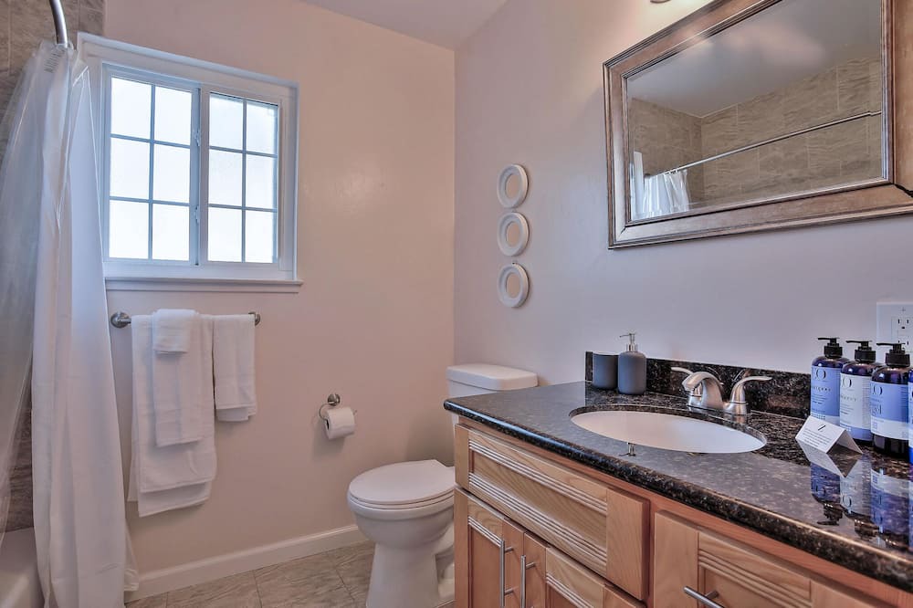 Photo of Bathroom in Sunnyvale West