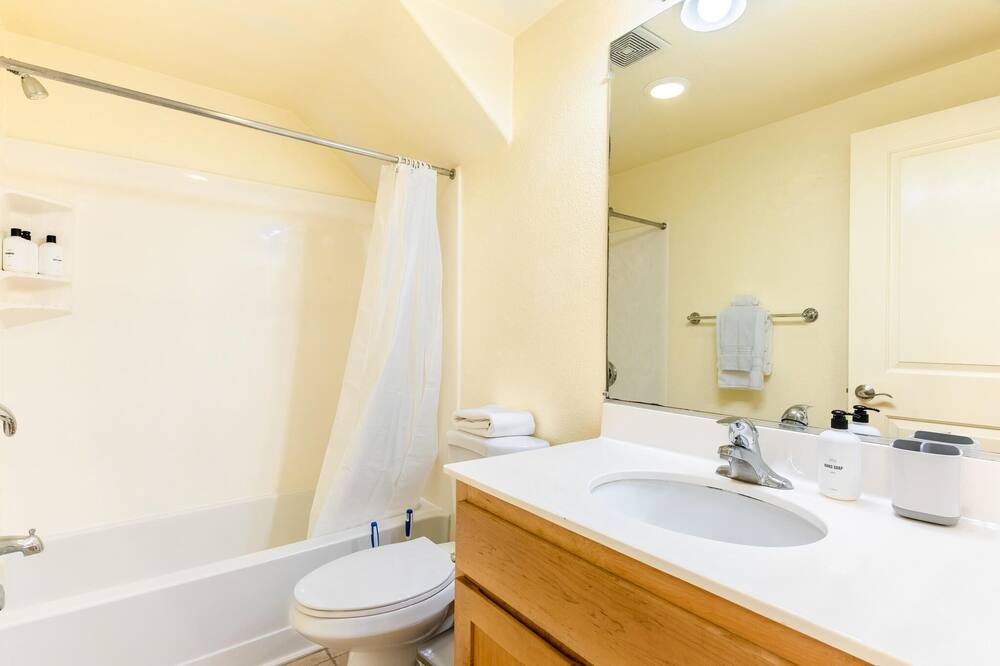 Photo of Bathroom in Willow Glen