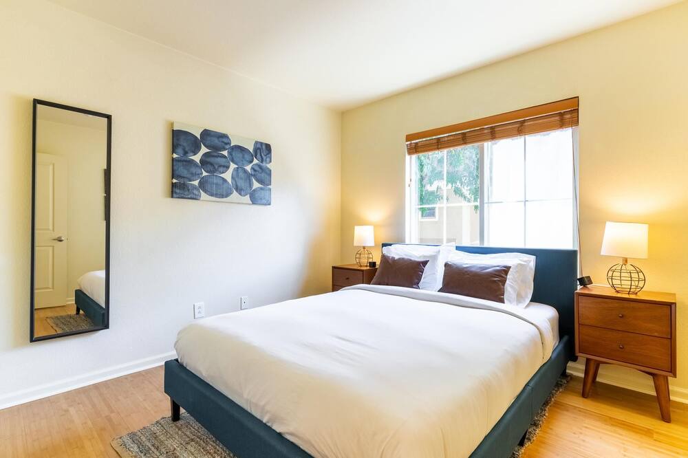 Photo of Bedroom in Willow Glen