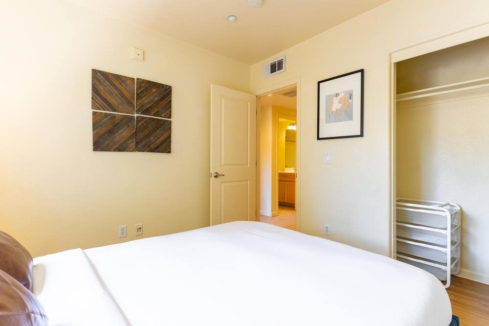 Photo of Bedroom in Willow Glen