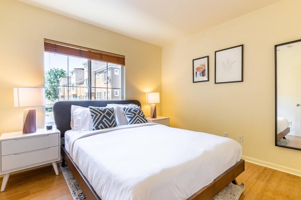 Photo of Bedroom in Willow Glen